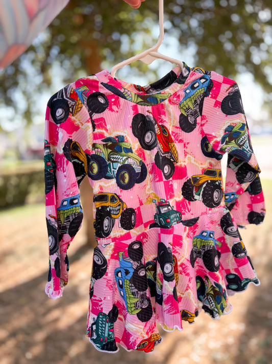 5t long sleeve peplum lettuce hem