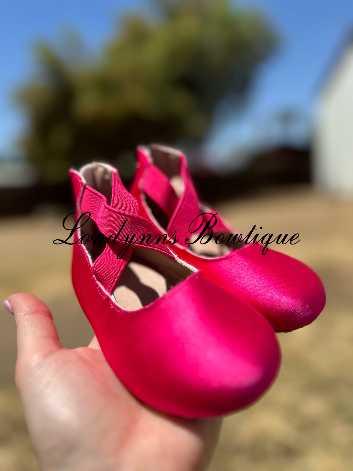 Hot pink Flats 5.75”