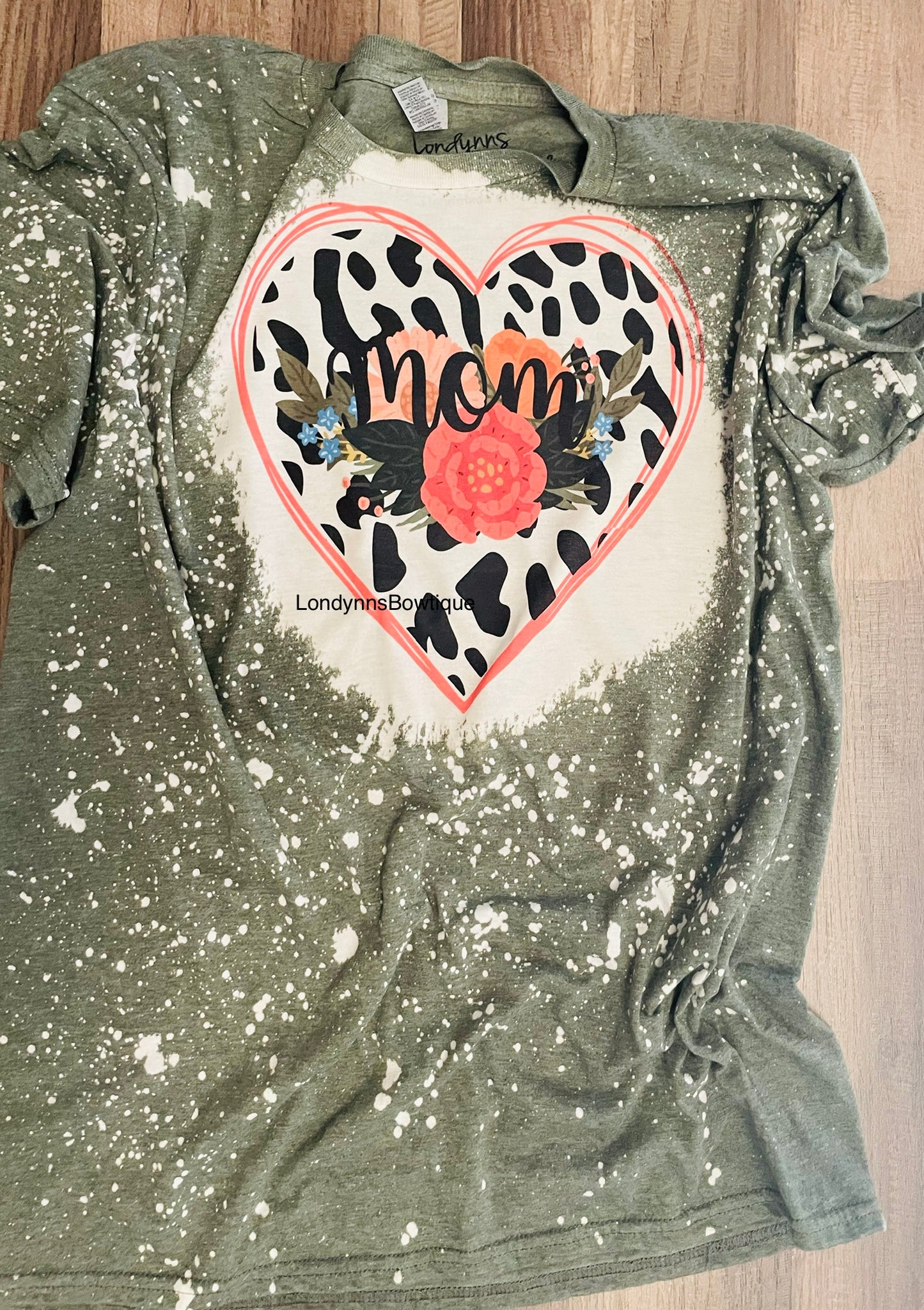 Mom cheetah heart Adults Bleached Shirt